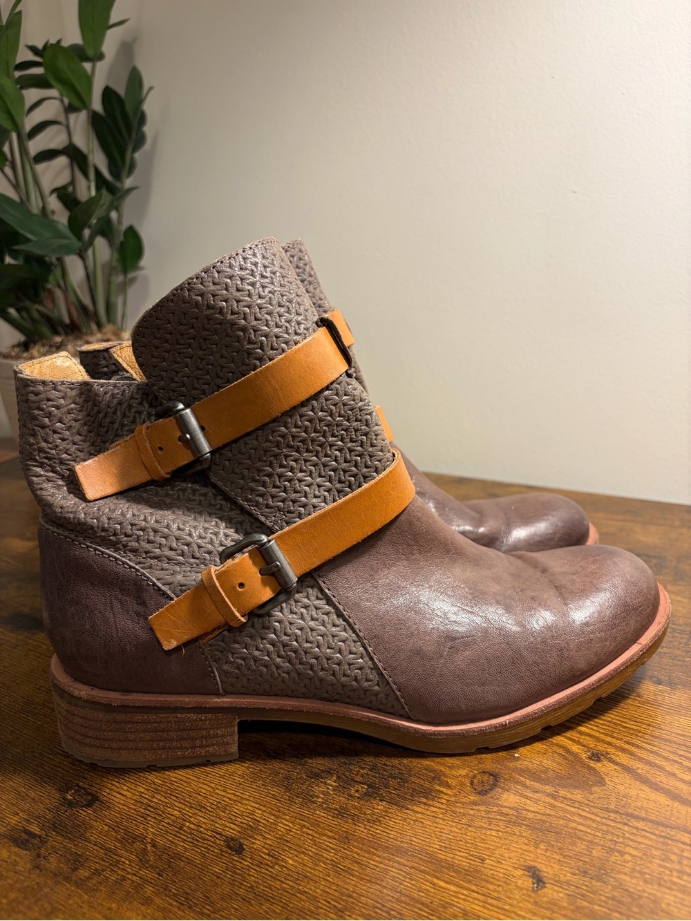 Sofft Baywood Leather Ankle Boots Moto Double Buckle Brown and Tan - Size 11